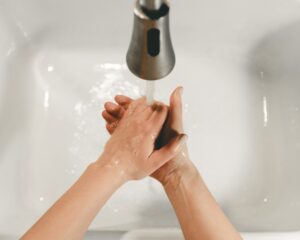 Saubere Hände und keine Reizung