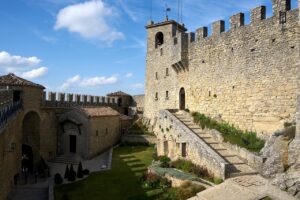San Marino: Tourismus und Sehenswürdigkeiten