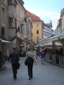 Einkaufen und Gastronomie in der Altstadt
